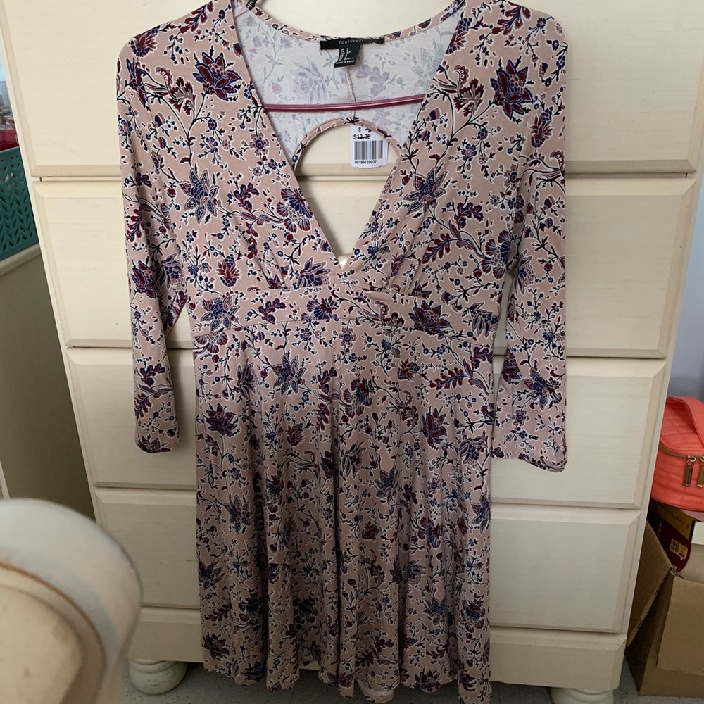 NWT FOREVER21 floral deep v neck dress